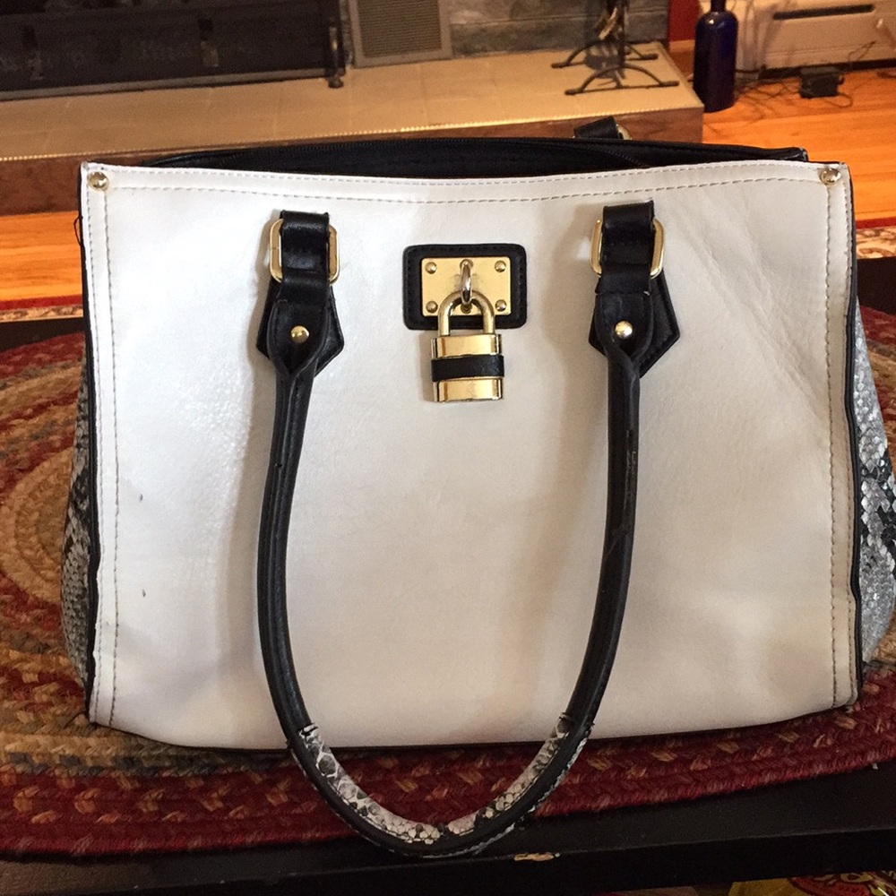 Mossimo black and white purse